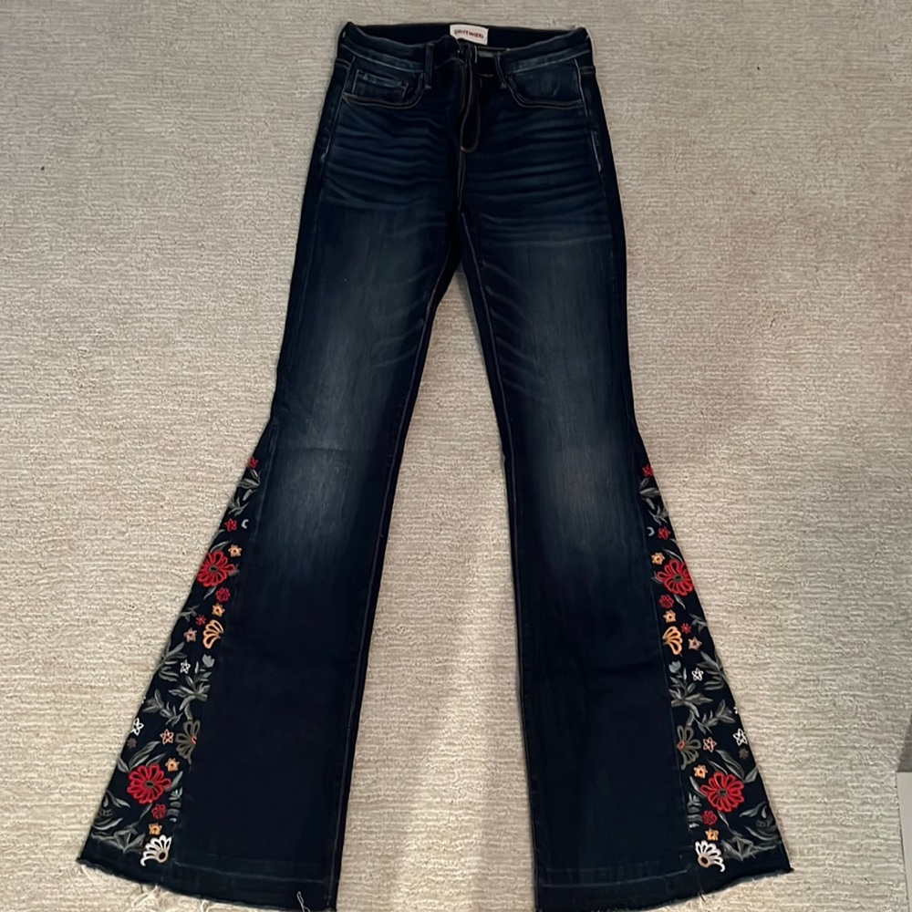Bell bottom flare jeans with flower embroider